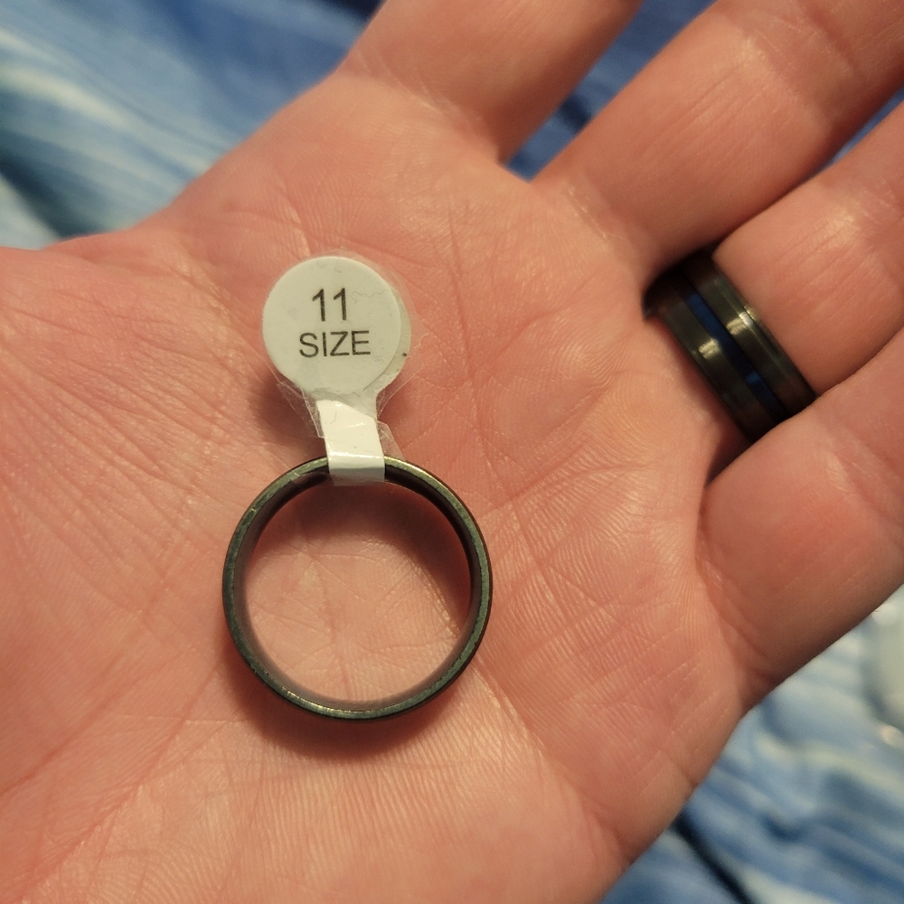 Men's ring/ wedding band